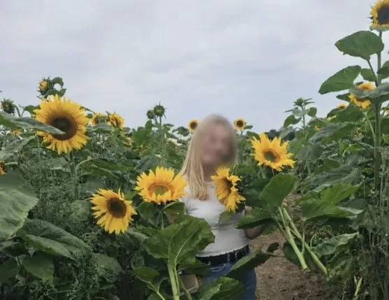 Anja, 32
