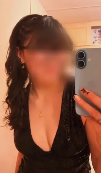 Chiara, 19