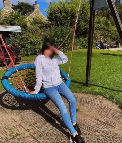 Claudia, 37