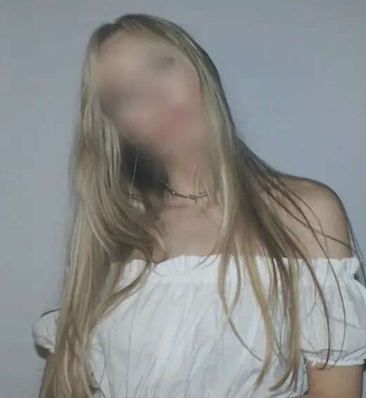 Denise, 20