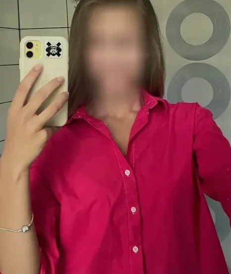 Fiona, 27