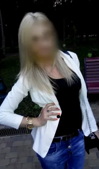 Lea, 35