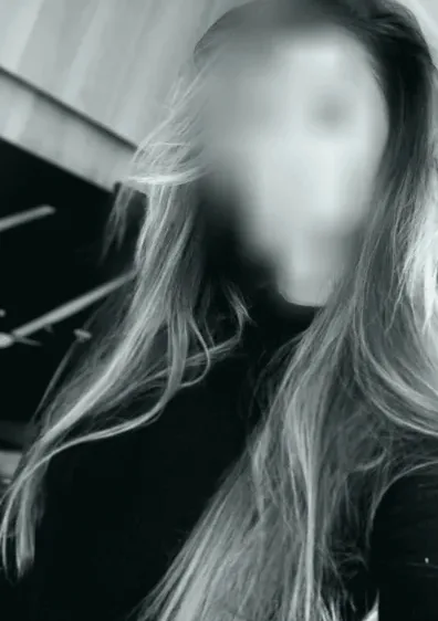 Lotta, 35