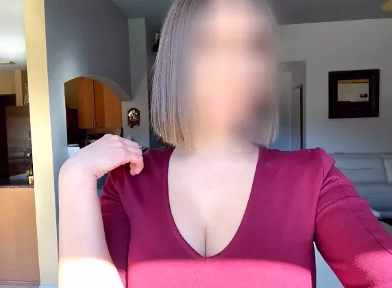 Melanie, 32
