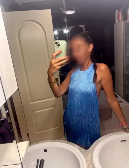 Melina, 32