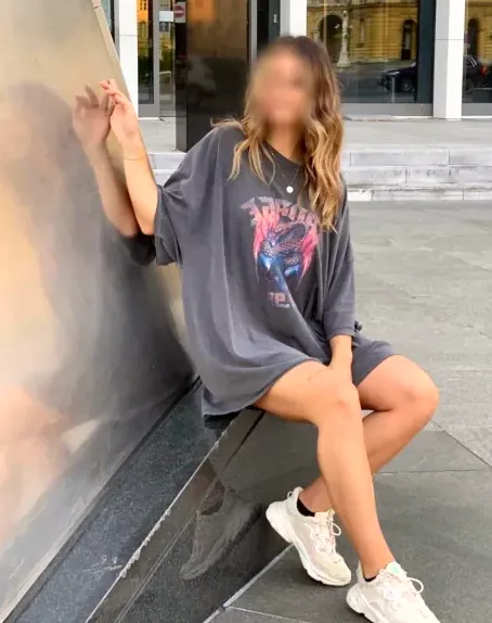 Michelle, 23