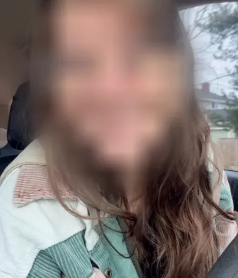 Nadine, 40