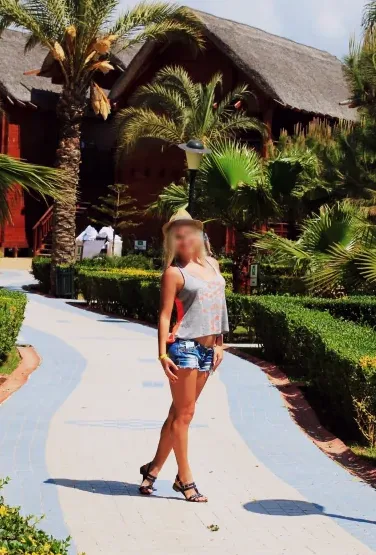 Paula, 32