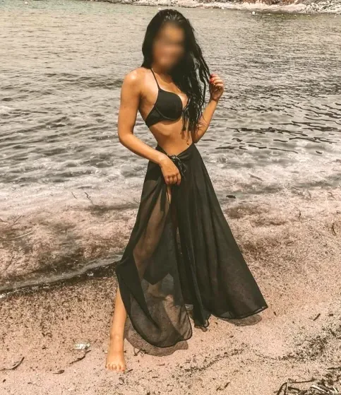 Selina, 35