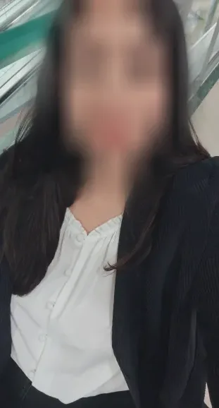 Vanessa, 39